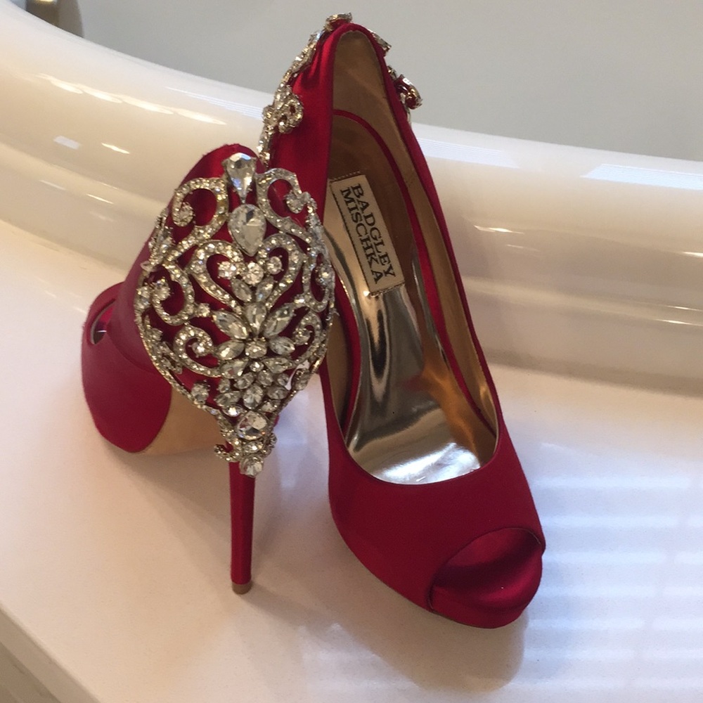 Badgley Mischka red satin filigree heels sz 5.5